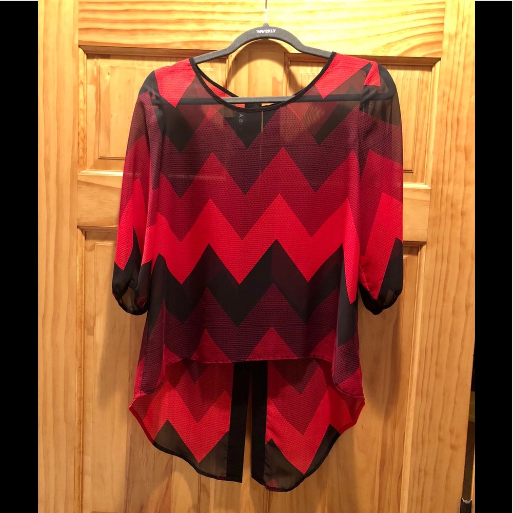 Sheer hi-lo chevron print blouse